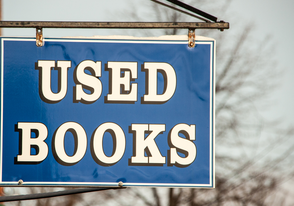 Used books sign